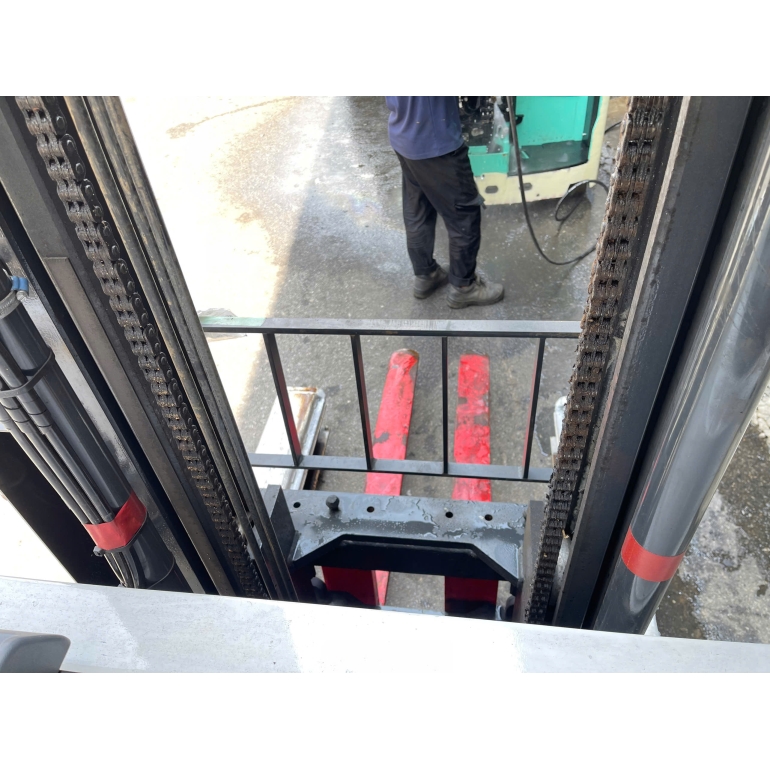 z6898459650825_fb95a332ebdbae9e7999d9696a774152