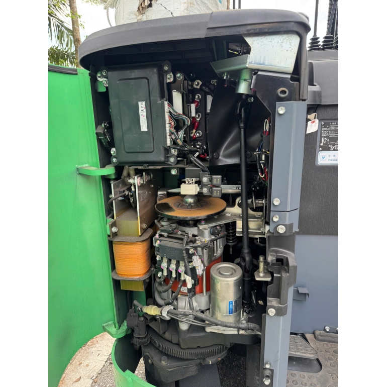 z6960110941800_9a30da13ff5728c8c7321eb5636ed863