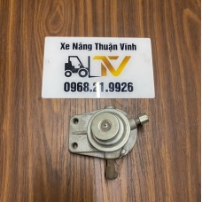 Bơm tay xe Nissan TD27 mã FW01-001A