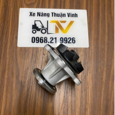 Bơm tay xe Toyota 2F/2J/2H(5FD)mã EL02-092A