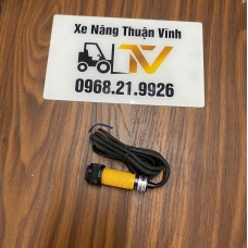 Cảm biến quang điện OMRON E3F-DS30C4