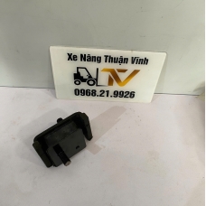 Cao su chân hộp số xe nâng Toyota 8FD/G10~30,8FD/GU15~32'0612-' mã AA28-105A