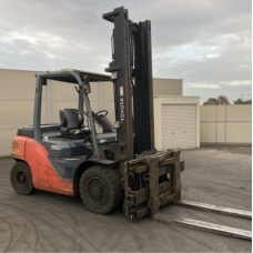 Xe nâng dầu Nhật Bãi 3.5T, Toyota 8FD35 hàng đã qua sử dụng (Nhật Bản),sản xuất năm 2017,mã xe TV.D100