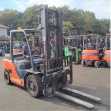 Xe nâng dầu Nhật Bãi 4.0 T, Toyota 8FD40 hàng đã qua sử dụng (Nhật Bản),sản xuất năm 2015,mã xe TV.D103