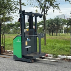 Xe nâng điện cũ đứng lái 0.9T TOYOTA model 8FBP9, hàng đã qua sử dụng (Nhật Bản),sản xuất năm 2017,mã xe TV.E304