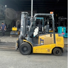 Xe nâng điện cũ ngồi lái 3.0T, Komatsu FE30-1 hàng đã qua sử dụng (Nhật Bản),sản xuất năm 2020, mã xe TV.E270