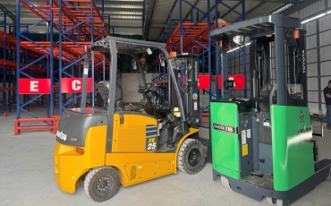 Hoạt Động Bàn Giao Xe Nâng Điện Đứng- Ngồi Lái Ngày 24/3/2026